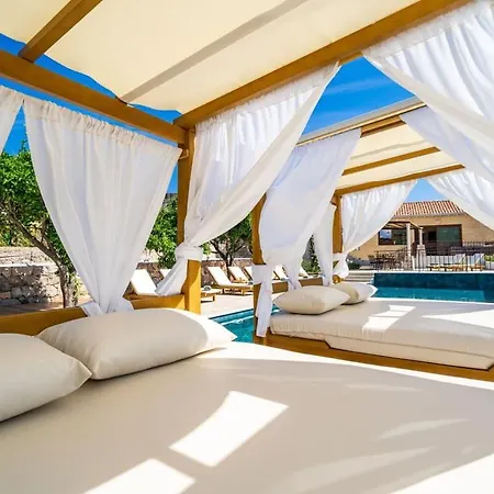 Villa Perfect For Relaxation Located Near The Legendary Of Dubrovnik Molunat