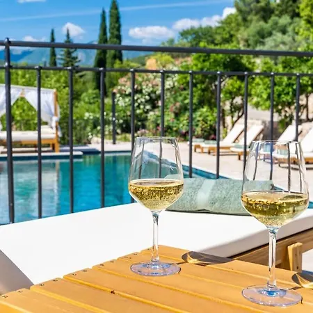 Perfect For Relaxation Located Near The Legendary Of Dubrovnik