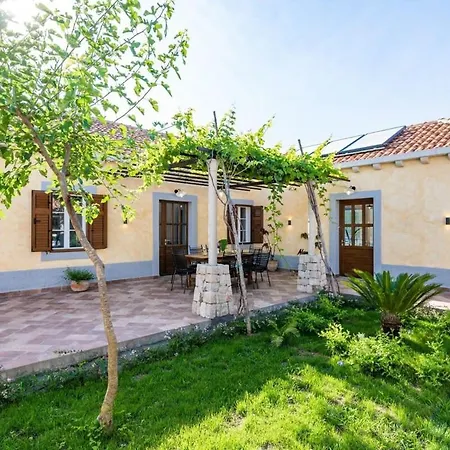 Villa Perfect For Relaxation Located Near The Legendary Of Dubrovnik