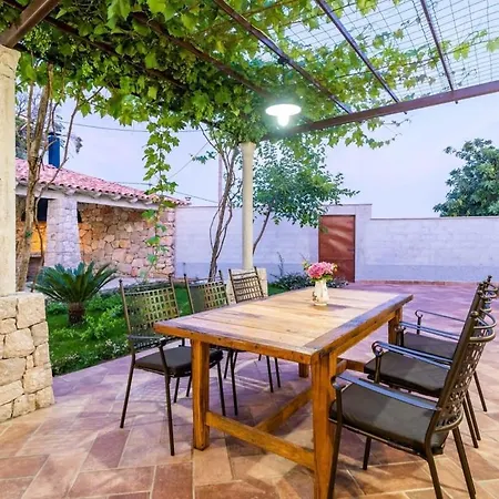 Villa Perfect For Relaxation Located Near The Legendary Of Dubrovnik