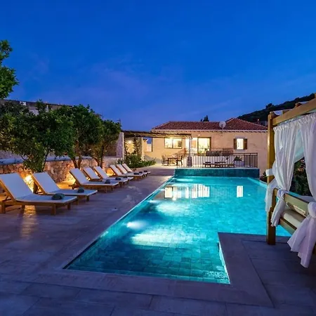 Perfect For Relaxation Located Near The Legendary Of Dubrovnik Molunat